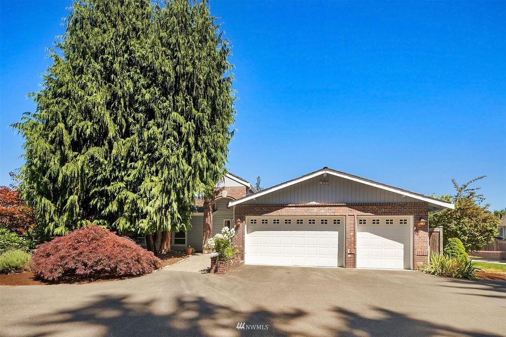 Photo of 18219 13th Place W, Lynnwood, WA 98037 (MLS # 1962648)