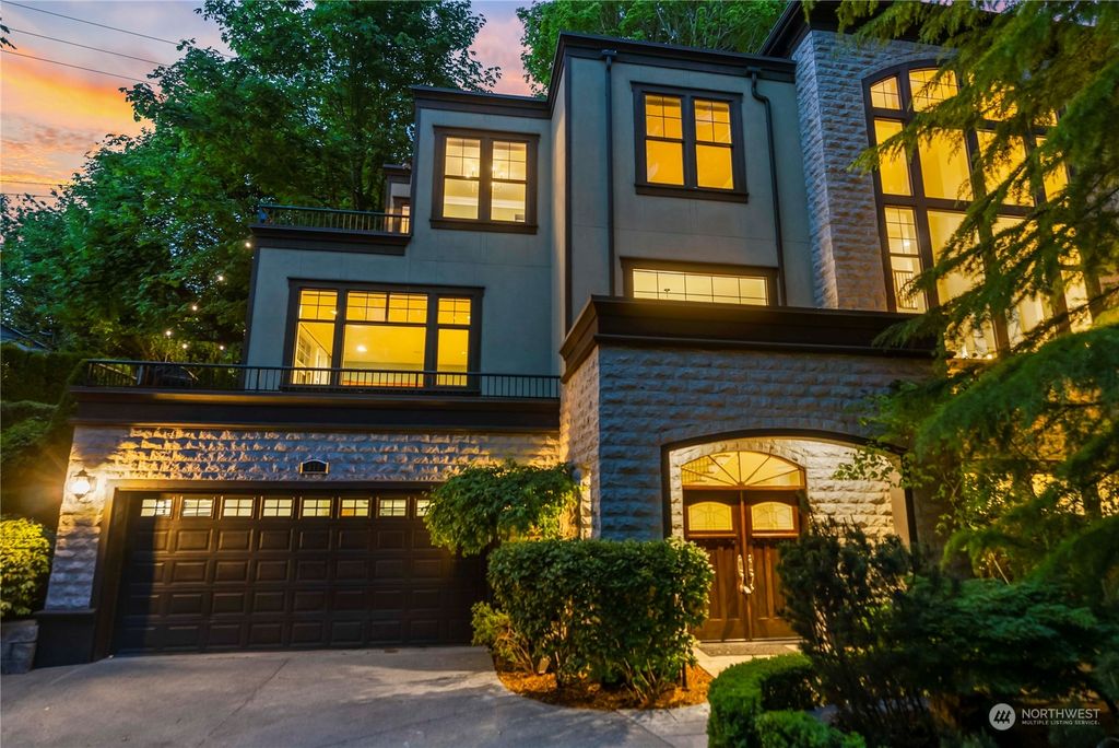 Photo of 576 Lk Washington Boulevard E, Seattle, WA 98112 (MLS # 2176155)