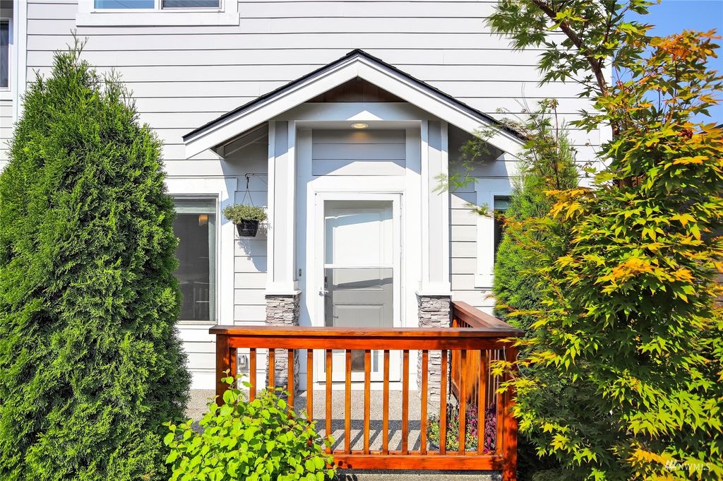 Photo of 2656 S 120th Place, Burien, WA 98168 (MLS # 1994855)