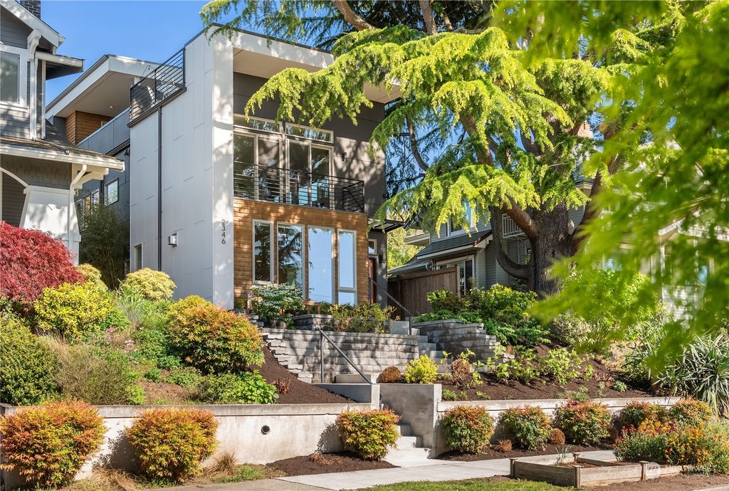 Photo of 2346 47th Avenue SW, Seattle, WA 98116 (MLS # 2235782)