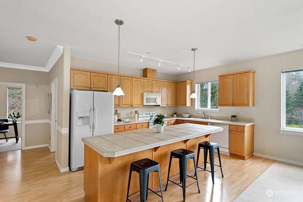 Photo of 23007 Lakeview Drive #A301, Mountlake Terrace, WA 98043 (MLS # 2207319)