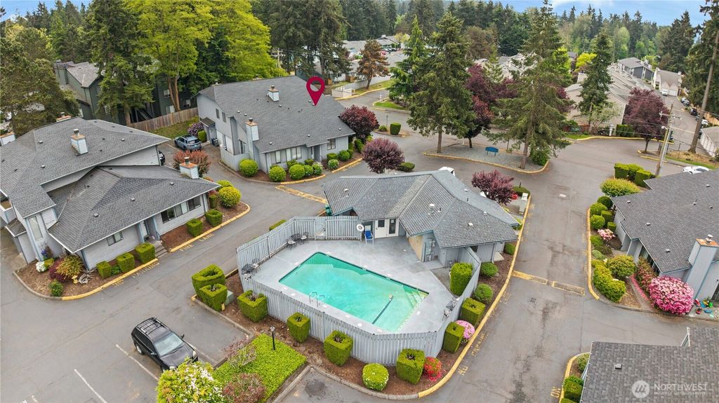 Photo of 1832 S 330th Street #D, Federal Way, WA 98003 (MLS # 2527297)
