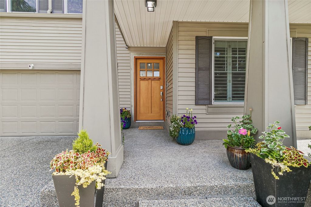 Photo of 24106 236 Avenue SE, Maple Valley, WA 98038 (MLS # 2541759)