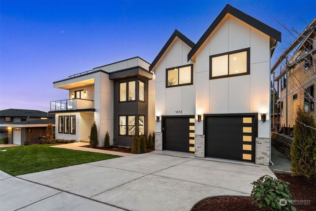 Photo of 1012 N 34th Street, Renton, WA 98056 (MLS # 2318167)