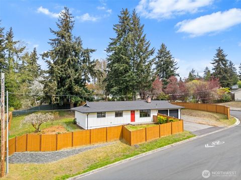 Photo of 316 S 308th Street, Federal Way, WA 98003 (MLS # 2502856)
