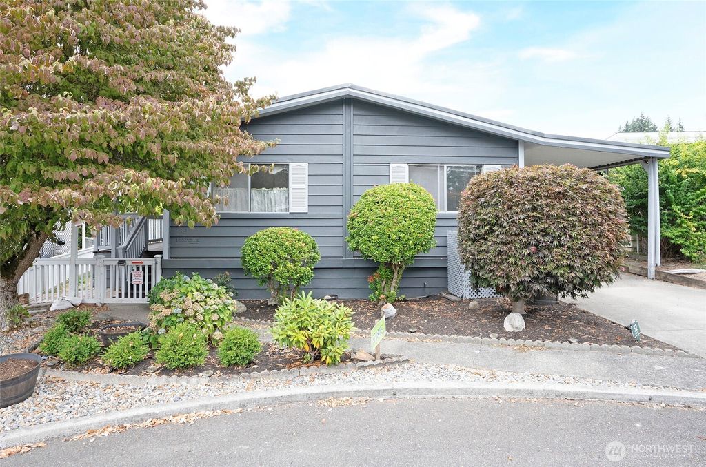Photo of 2500 S 370th Street #32, Federal Way, WA 98003 (MLS # 2426366)