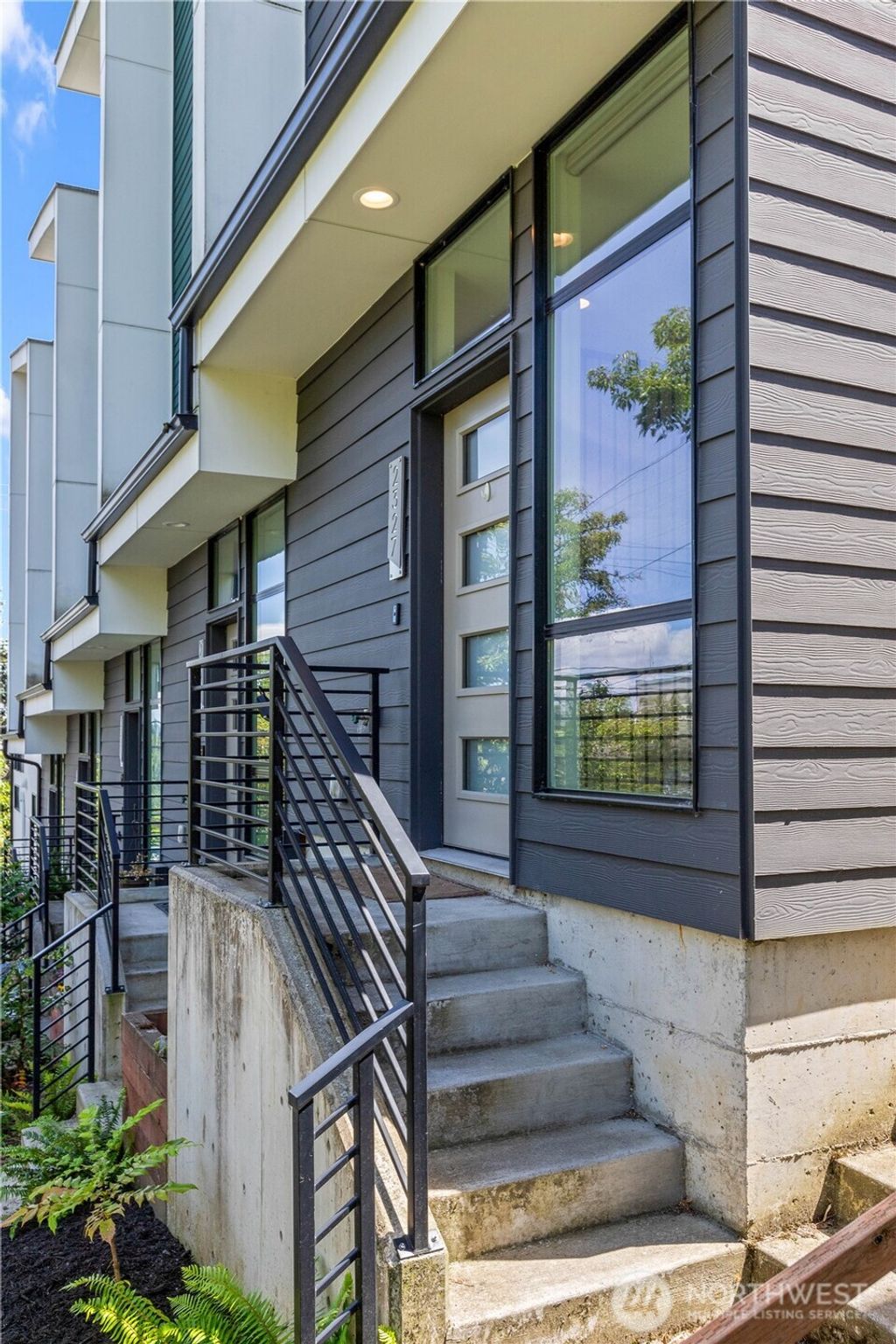 Photo of 2327 E Denny Way, Seattle, WA 98122 (MLS # 2526543)