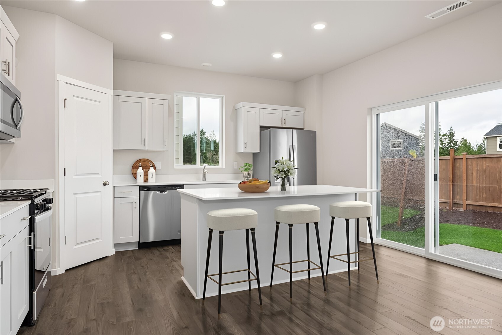 4002 Hyde Loop NE 140