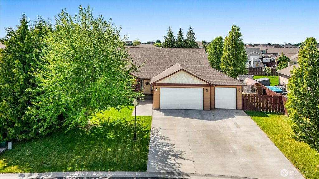 Photo of 442 Copley Drive, Moses Lake, WA 98837 (MLS # 2477200)