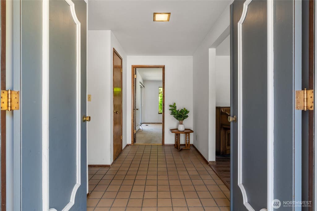 Photo of 4826 Glenhaven Drive, Everett, WA 98203 (MLS # 2561908)