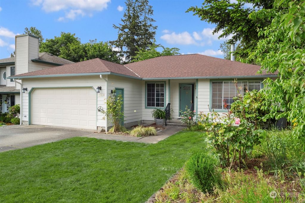 Photo of 3018 SW 346th Place, Federal Way, WA 98023 (MLS # 2243443)