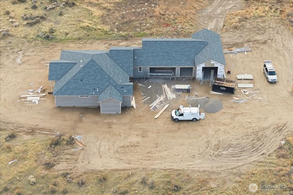 Photo of 29183 Mammoth Dr Dr, Kennewick, WA 99338 (MLS # 2456622)