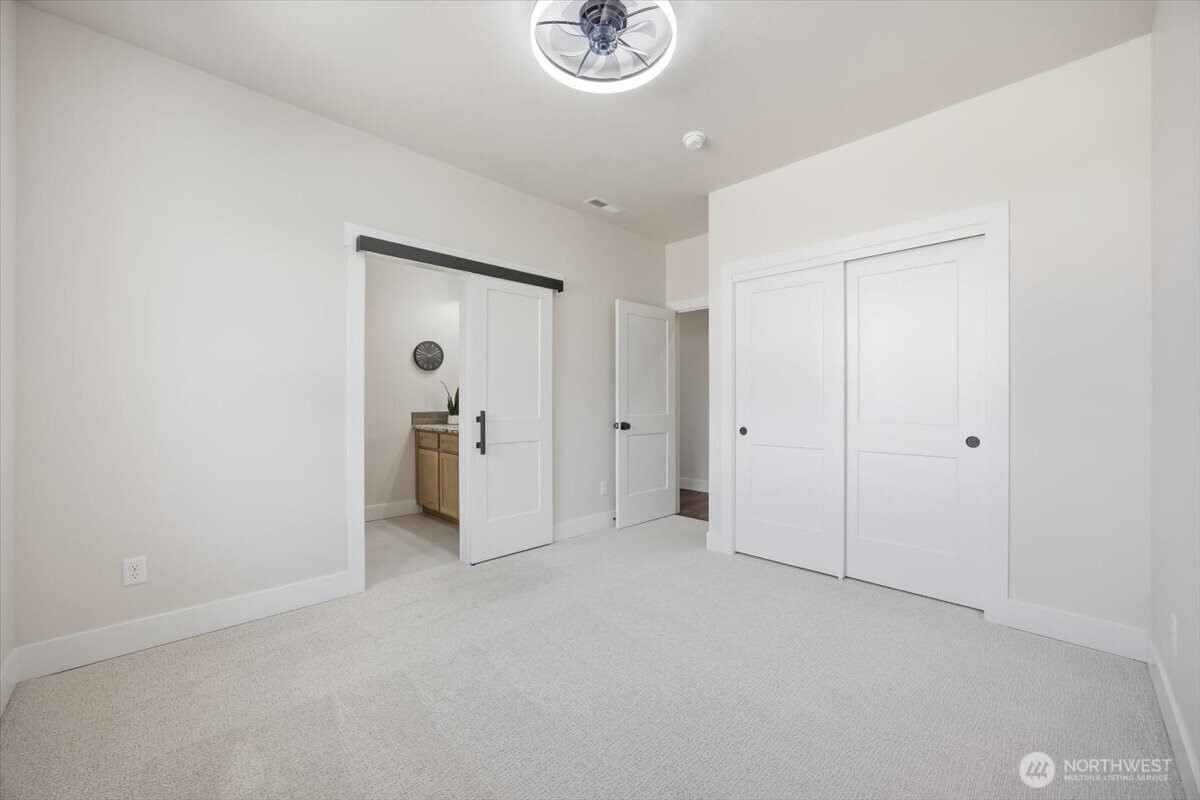 Kennewick, Washington, 99338, United States, 4 Bedrooms Bedrooms, ,3 BathroomsBathrooms,Residential,Active,1996297