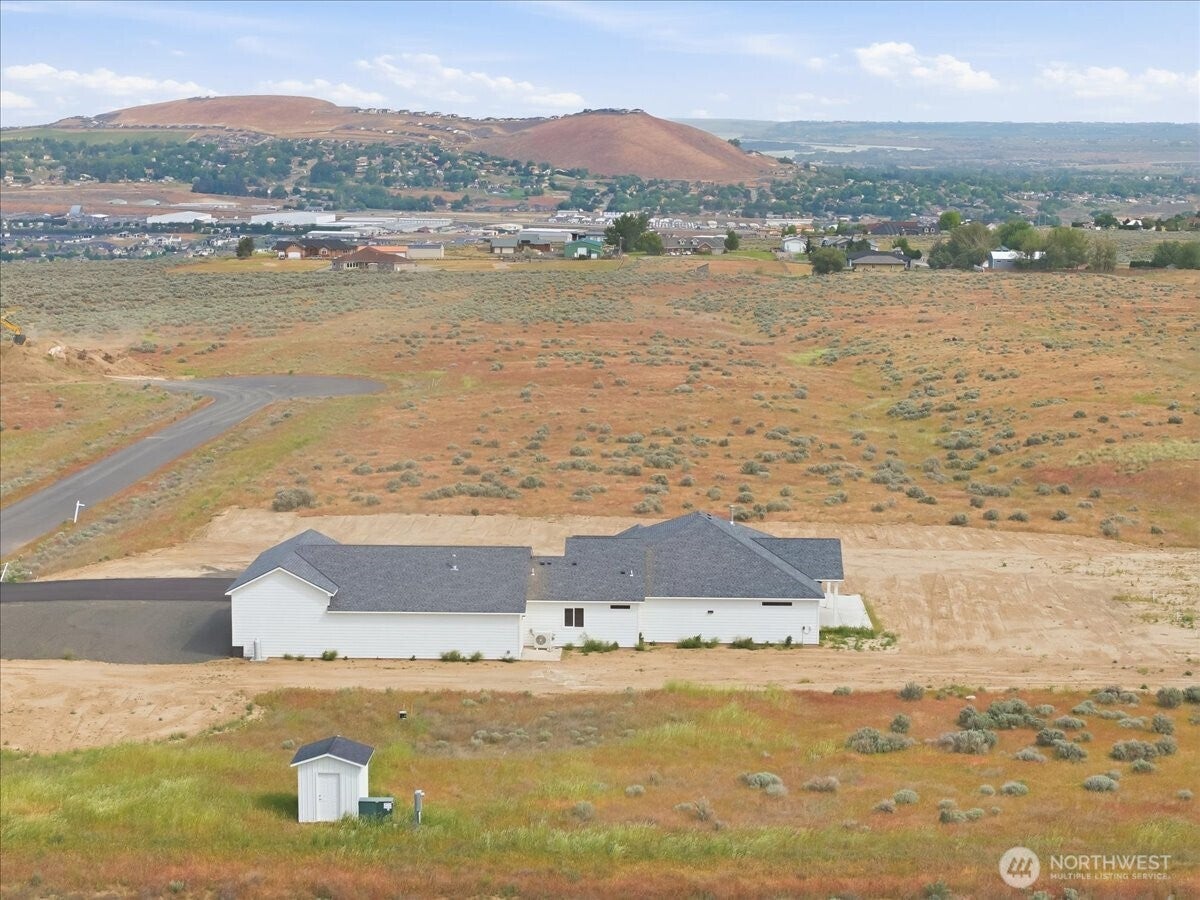 Kennewick, Washington, 99338, United States, 4 Bedrooms Bedrooms, ,3 BathroomsBathrooms,Residential,Active,1996297
