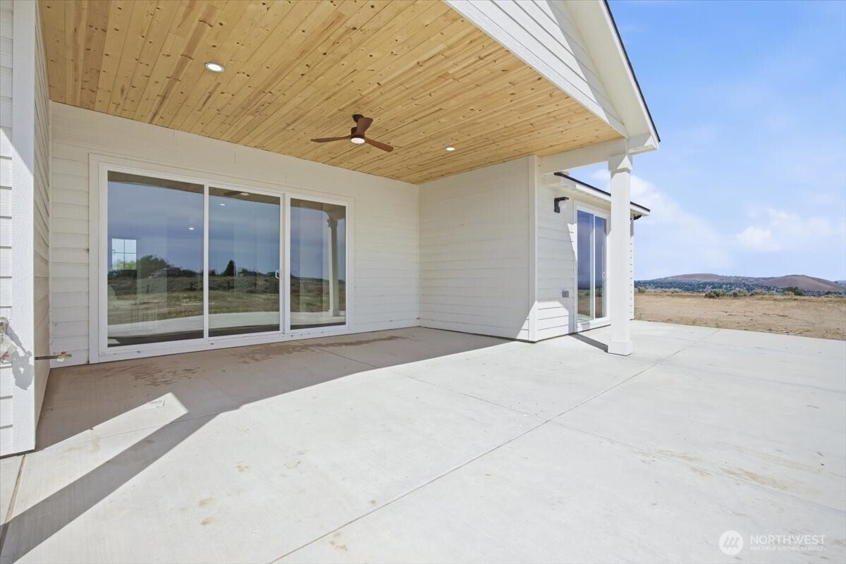 Kennewick, Washington, 99338, United States, 4 Bedrooms Bedrooms, ,3 BathroomsBathrooms,Residential,Active,1996297