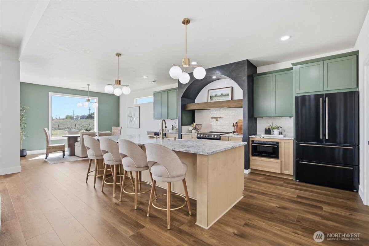 Kennewick, Washington, 99338, United States, 4 Bedrooms Bedrooms, ,3 BathroomsBathrooms,Residential,Active,1996297