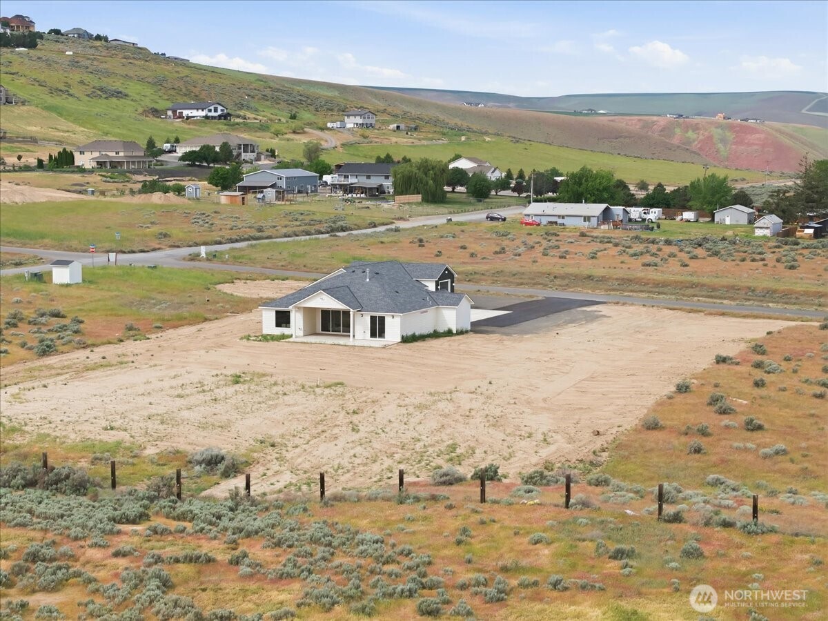 Kennewick, Washington, 99338, United States, 4 Bedrooms Bedrooms, ,3 BathroomsBathrooms,Residential,Active,1996297