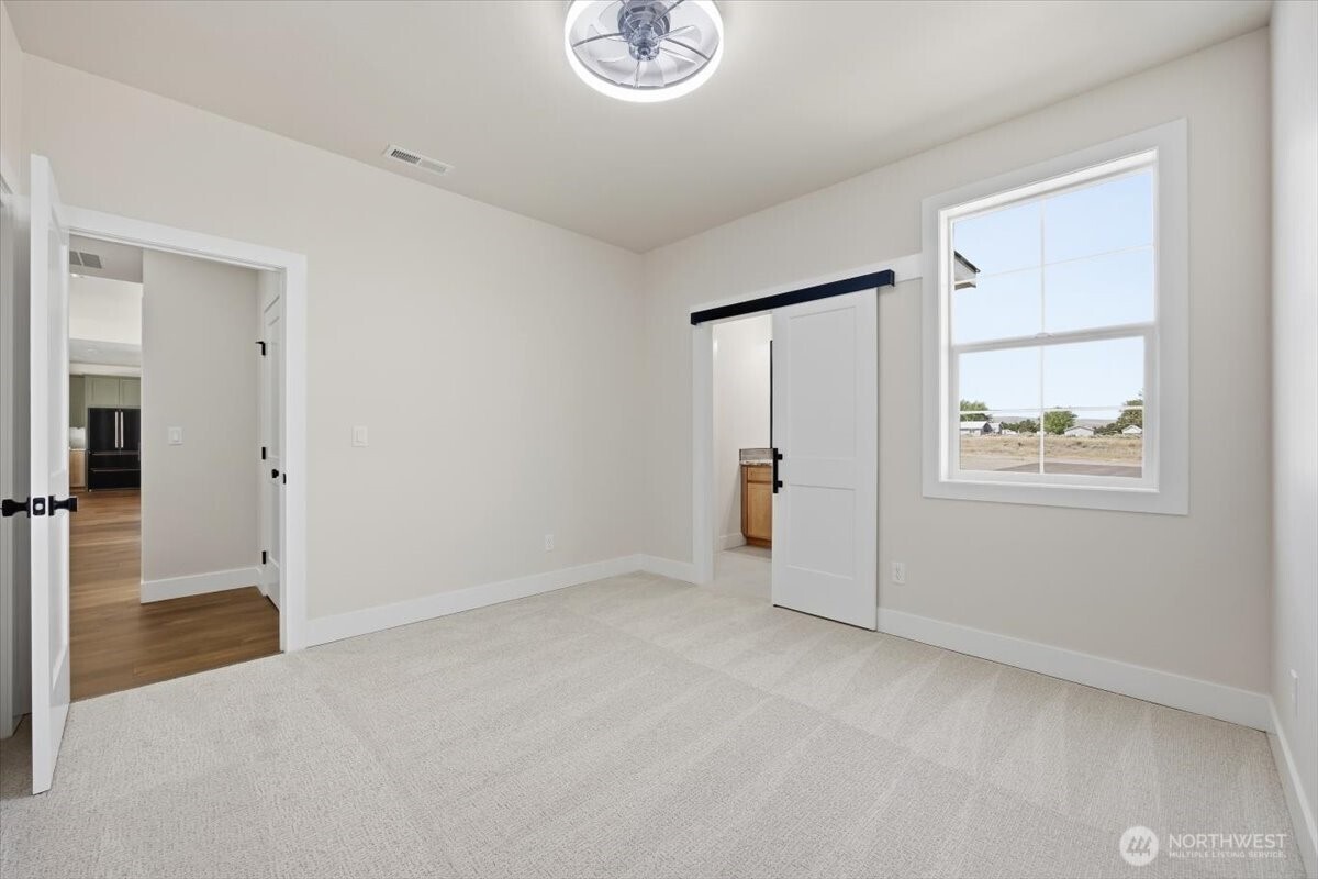 Kennewick, Washington, 99338, United States, 4 Bedrooms Bedrooms, ,3 BathroomsBathrooms,Residential,Active,1996297