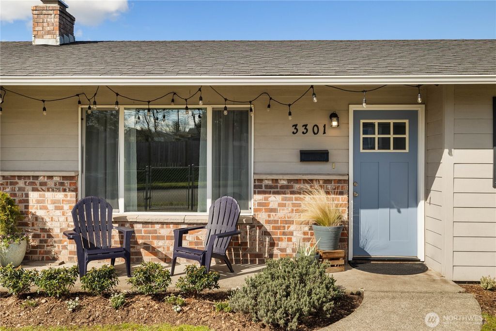 Photo of 3301 S. 70th St. St, Tacoma, WA 98409 (MLS # 2498610)