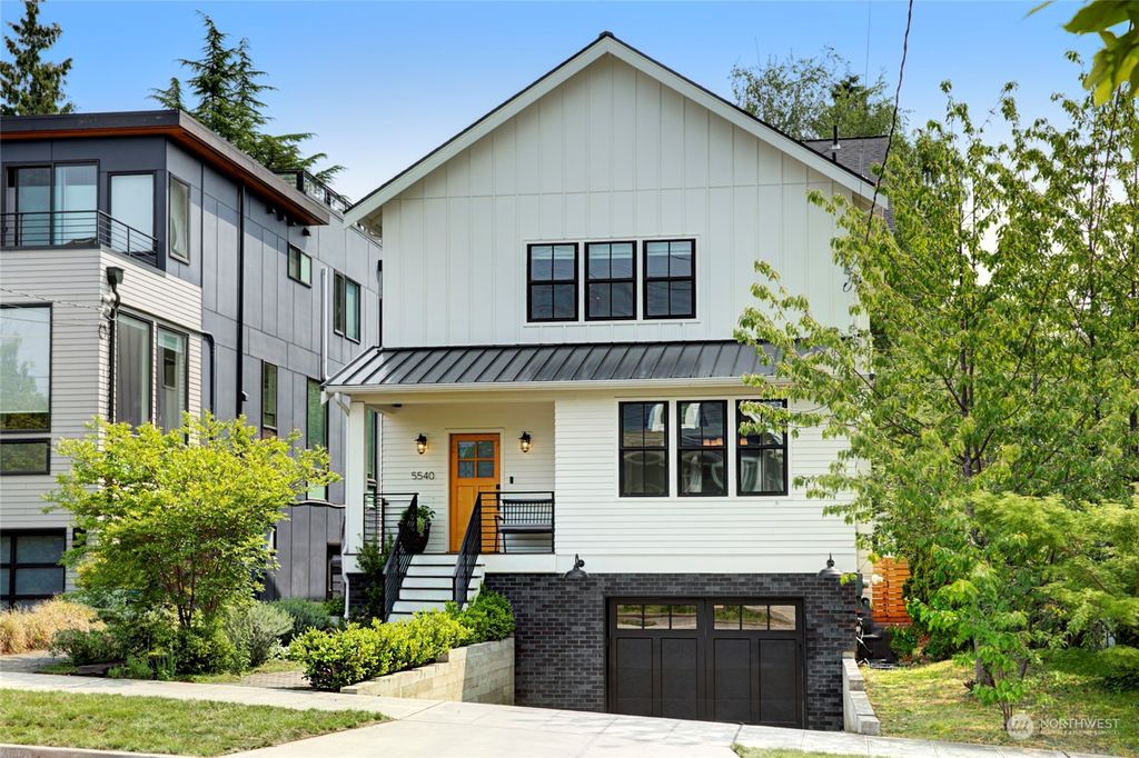 Photo of 5540 27th Avenue NE, Seattle, WA 98105 (MLS # 2069808)