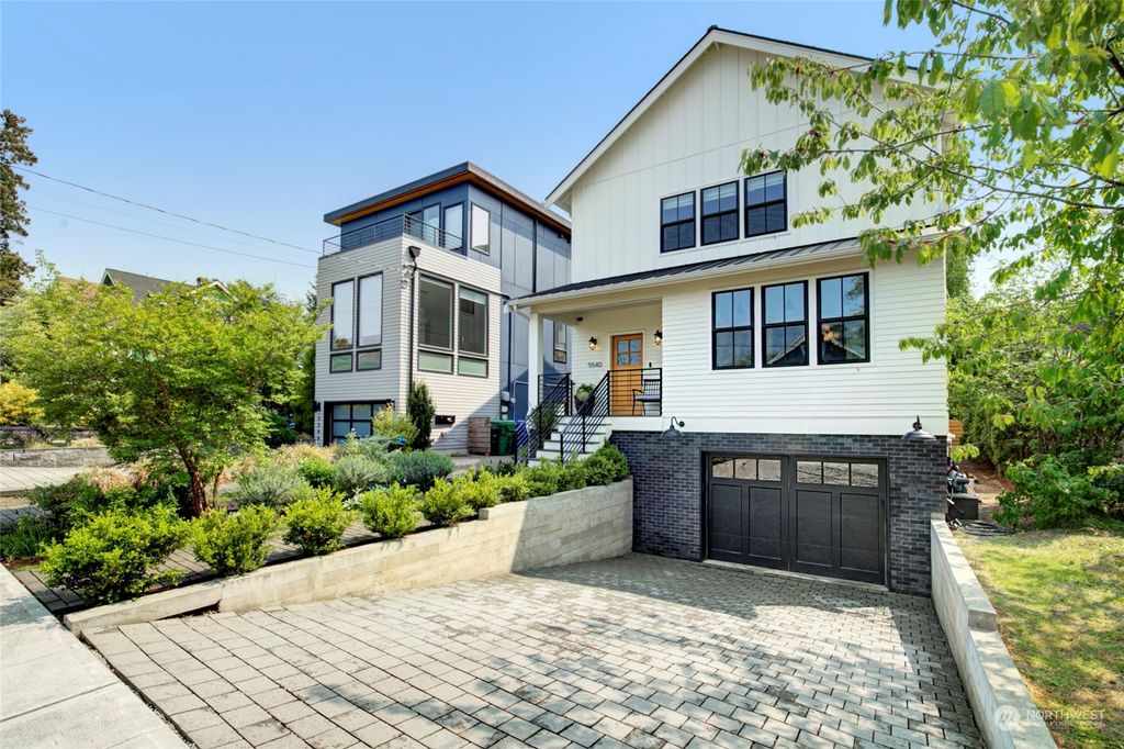 Photo of 5540 27th Avenue NE, Seattle, WA 98105 (MLS # 2069808)