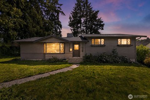 Photo of 618 E 49th Street, Tacoma, WA 98404 (MLS # 2517218)