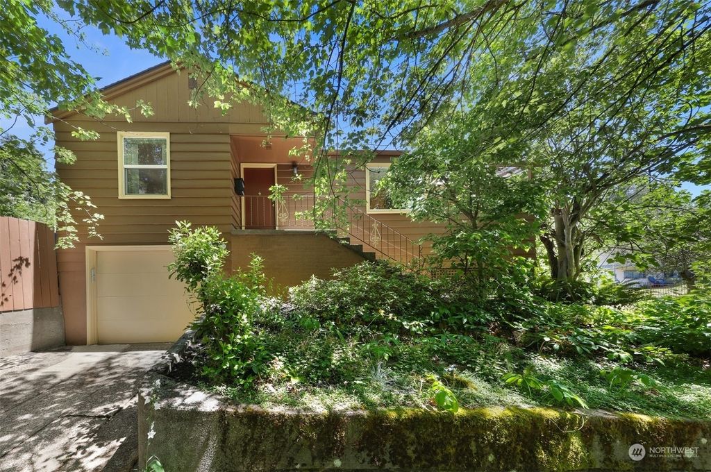Photo of 838 Yakima Avenue S, Seattle, WA 98144 (MLS # 2256598)