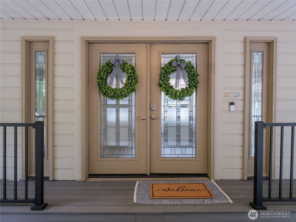 Photo of 15245 260th Avenue SE, Issaquah, WA 98027 (MLS # 2505165)