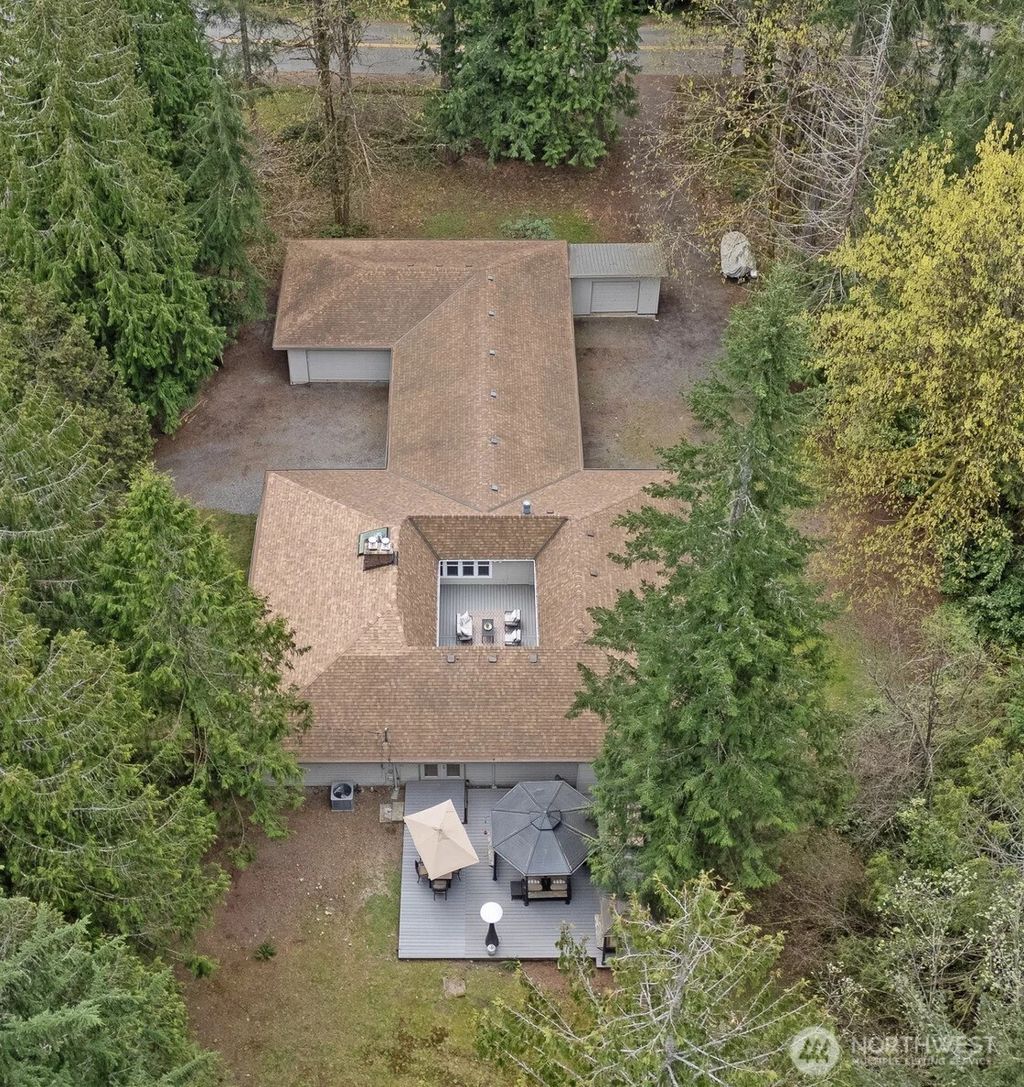 Photo of 15245 260th Avenue SE, Issaquah, WA 98027 (MLS # 2505165)