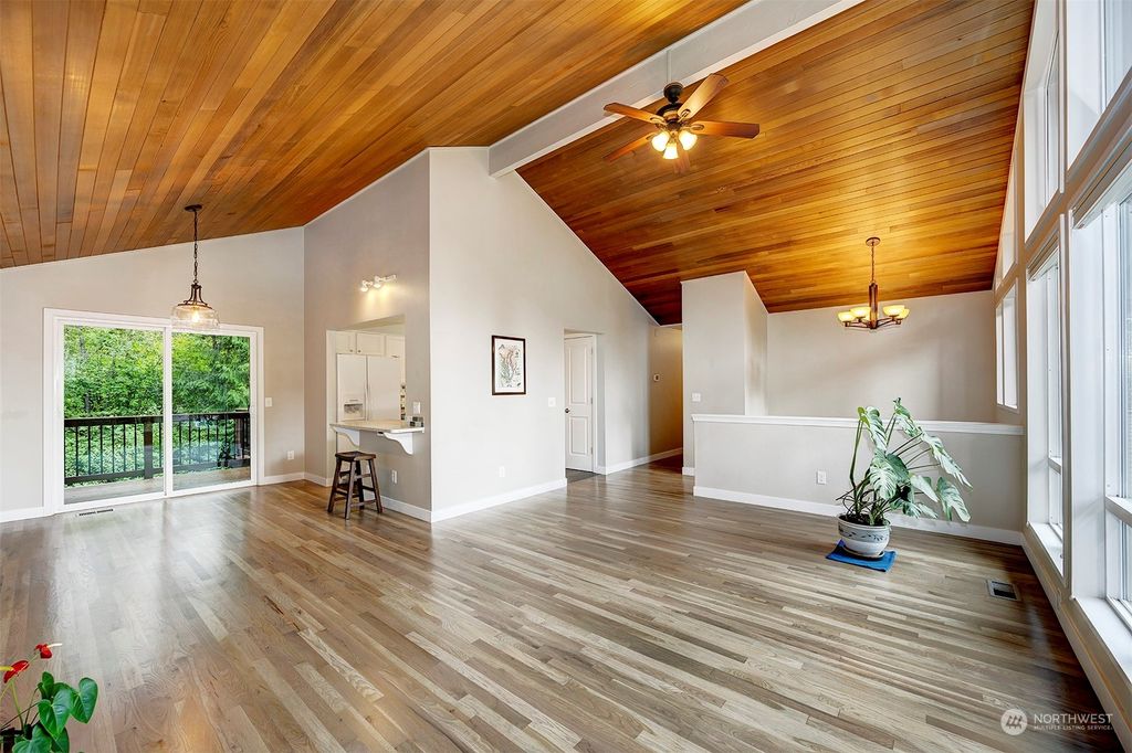 Photo of 10525 164th Avenue NE, Redmond, WA 98052 (MLS # 2294844)