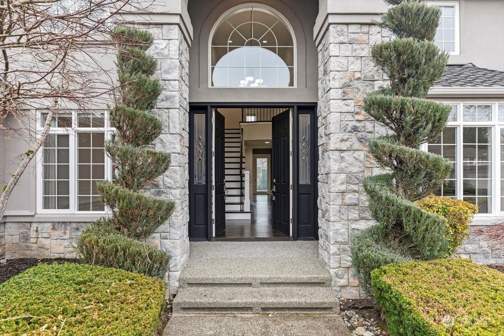 Photo of 2158 266th Court SE, Sammamish, WA 98075 (MLS # 2201371)