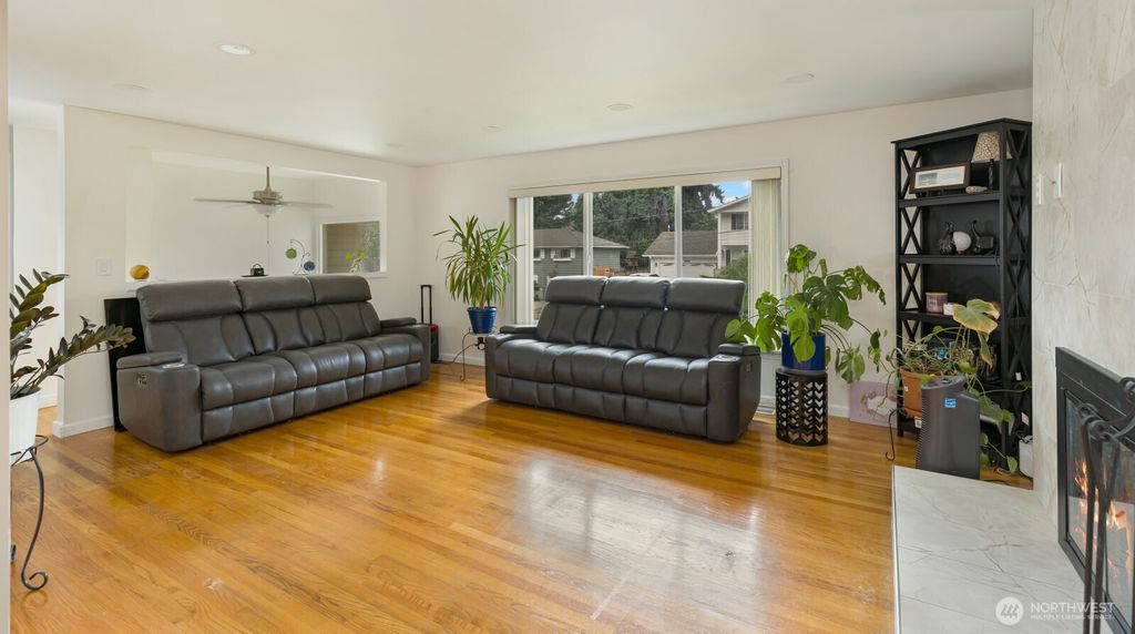 Photo of 2114 SW 322nd Street, Federal Way, WA 98023 (MLS # 2507349)