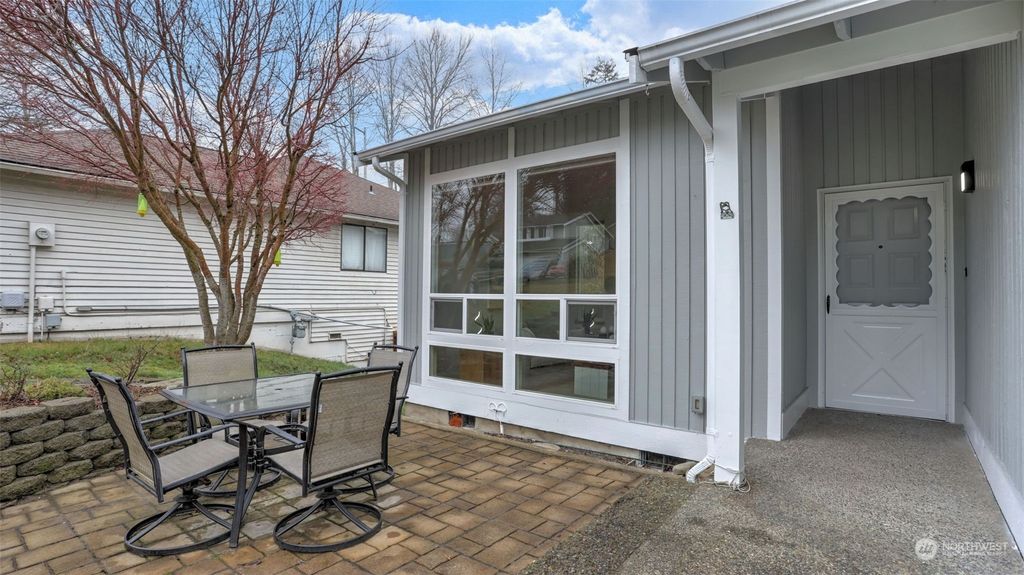 Photo of 17926 158th Place SE, Renton, WA 98058 (MLS # 2319221)