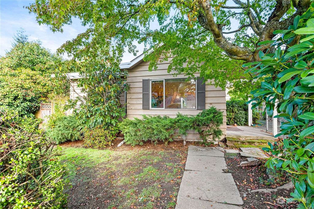 Photo of 112 N 105th Street, Seattle, WA 98133 (MLS # 2177967)