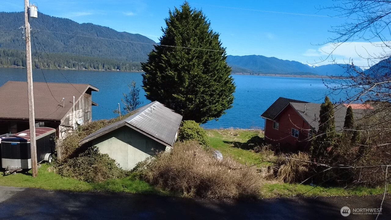 63 Lake Drive N