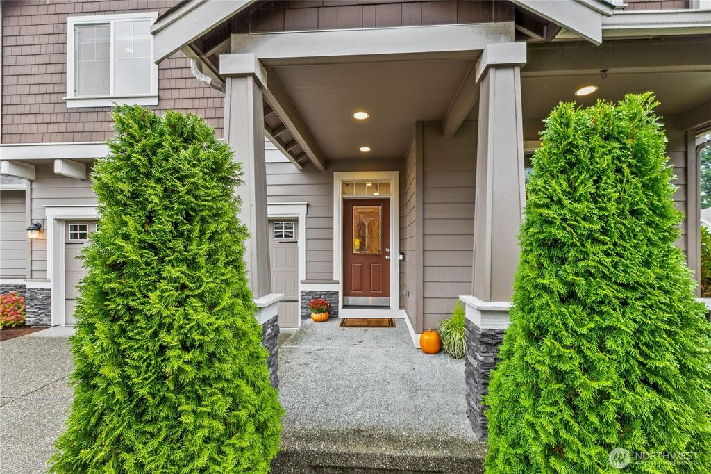 Photo of 17133 7th Place W, Lynnwood, WA 98037 (MLS # 2442527)