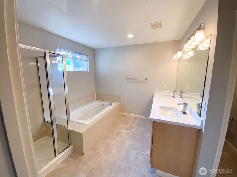 10769 221st Lane NE 18