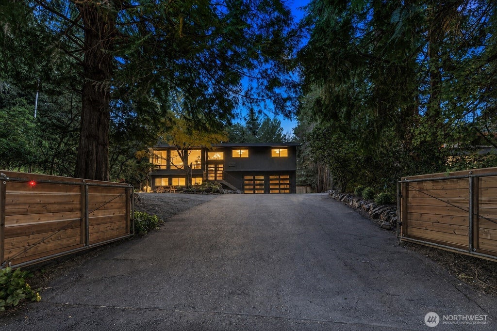 Photo of 22905 35th Avenue SE, Bothell, WA 98021 (MLS # 2572724)