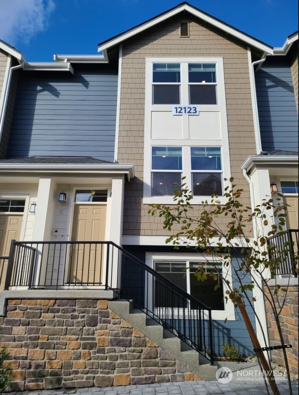 Photo of 12123 NE 194th Court #C, Bothell, WA 98011 (MLS # 2172185)
