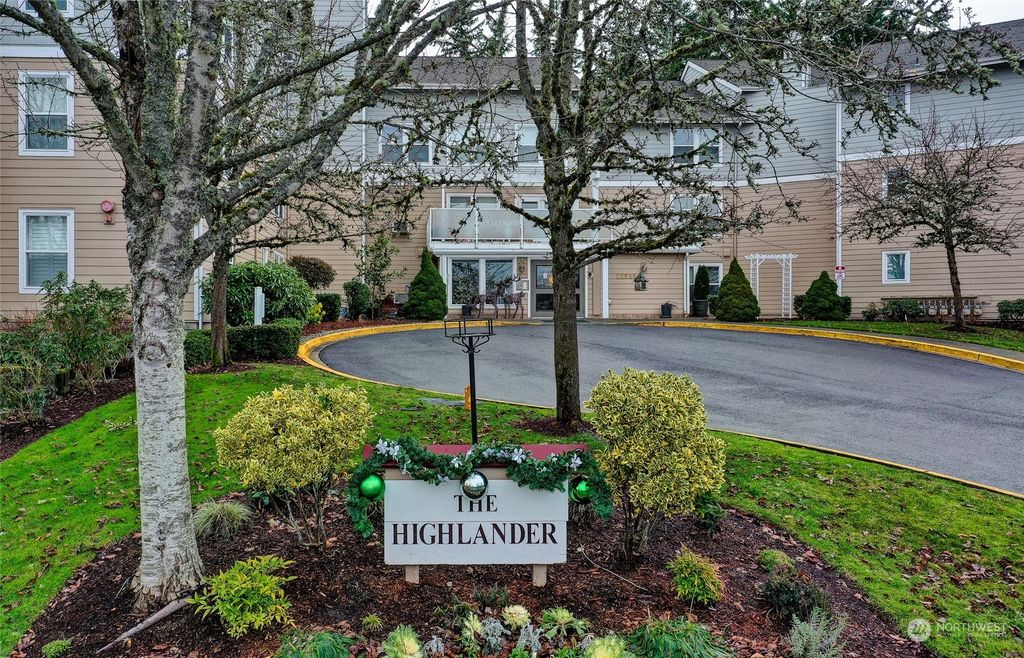 Photo of 22535 SE Highland Circle #206, Issaquah, WA 98029 (MLS # 2024362)