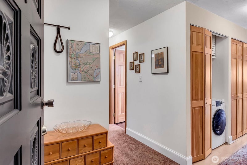 1001 Queen Anne Avenue N 401