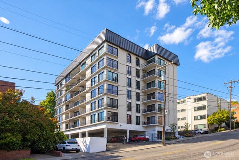 Photo of 1001 Queen Anne Avenue N #401, Seattle, WA 98109 (MLS # 2578738)