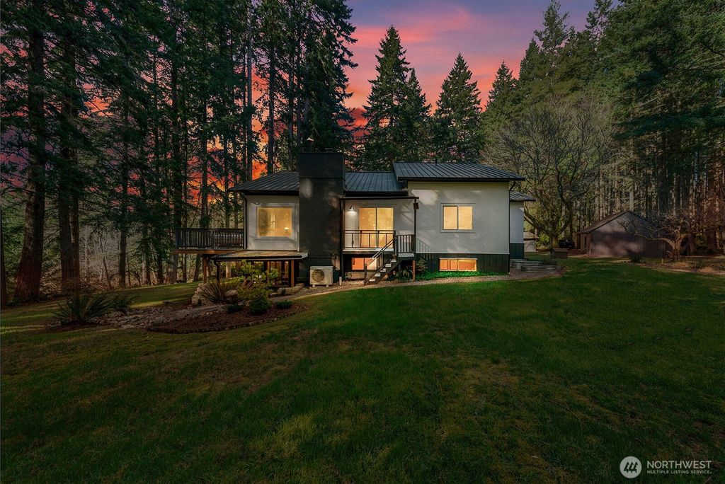 Photo of 15019 119th Avenue SW, Vashon, WA 98070 (MLS # 2489971)