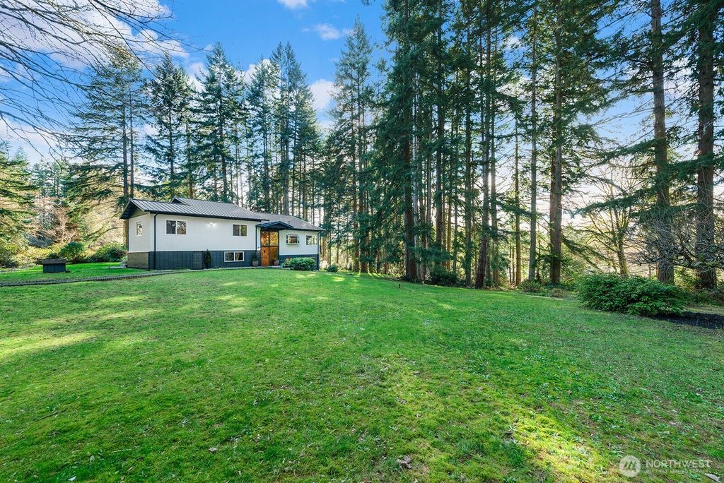 Photo of 15019 119th Avenue SW, Vashon, WA 98070 (MLS # 2489971)