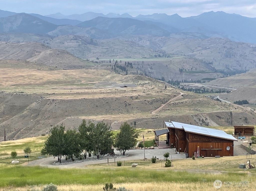 Photo of 74 Sawtooth View Road, Pateros, WA 98846 (MLS # 2483510)