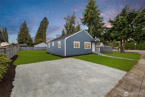 Photo of 202 Reed St St, Sedro Woolley, WA 98284 (MLS # 2408862)
