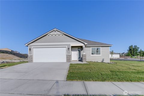 Photo of 4251 W Sandy Court, Moses Lake, WA 98837 (MLS # 2466989)