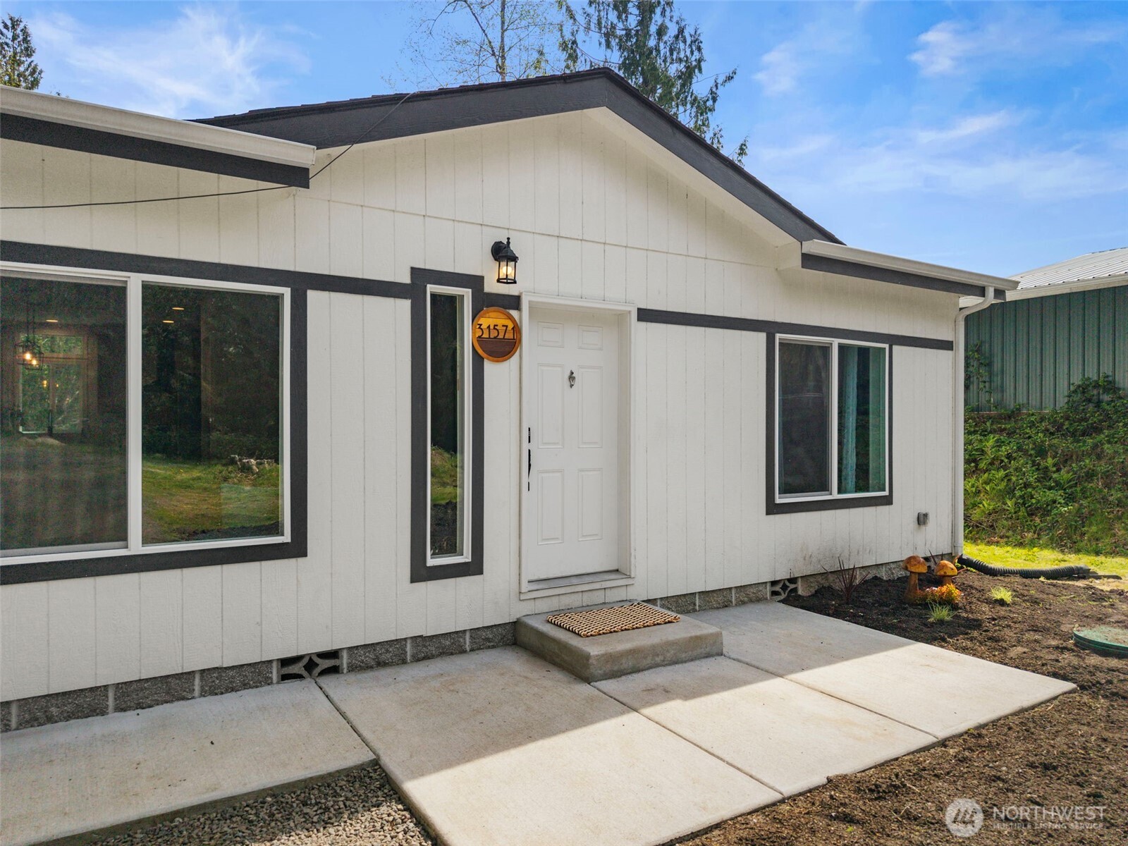 31571 Night Owl Avenue NE