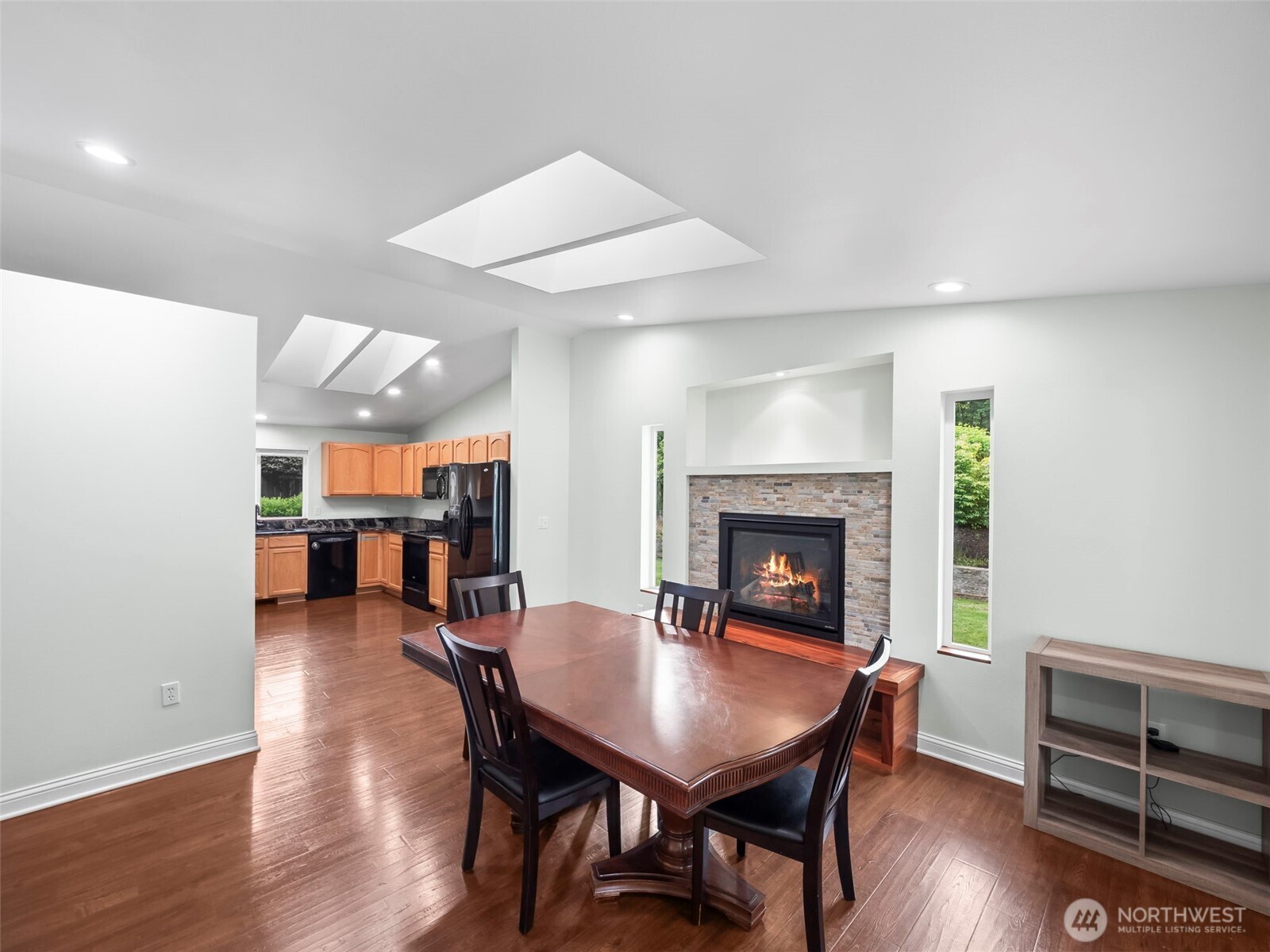 101 E Carols Place
