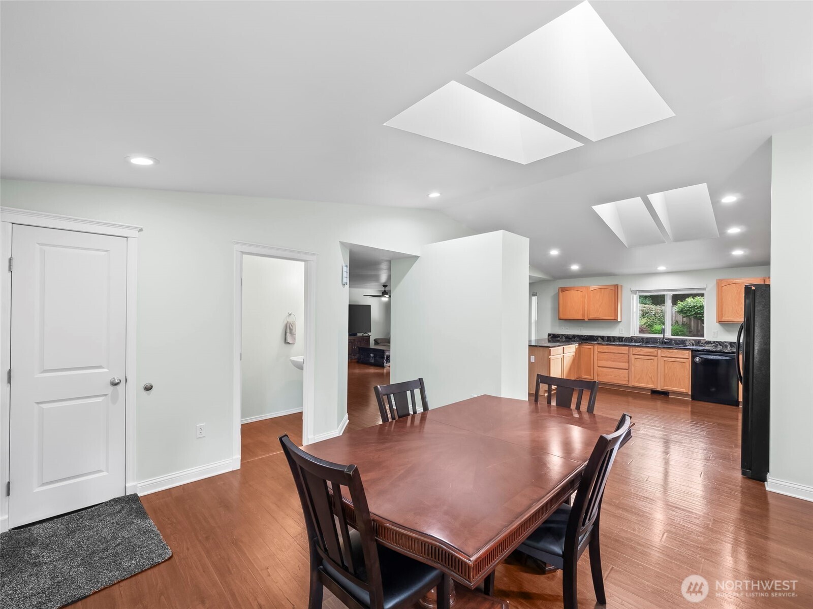 101 E Carols Place